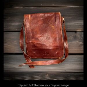 Elegant Cognac Leather Crossbody Bag